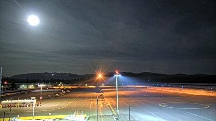 Truckee Tahoe Airport Live Webcam - Feb 1, 2026, 5:32am PST
