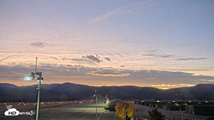 Truckee Tahoe Airport Live Webcam - Oct 20, 2026, 6:54am PDT