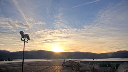 Truckee Tahoe Airport Live Webcam - Nov 11, 2025, 7:02am PST