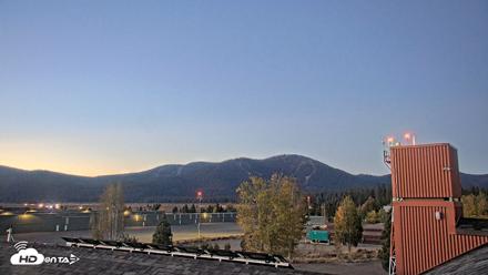 Truckee Tahoe Airport Live Webcam - Sep 29, 2026, 6:33am PDT