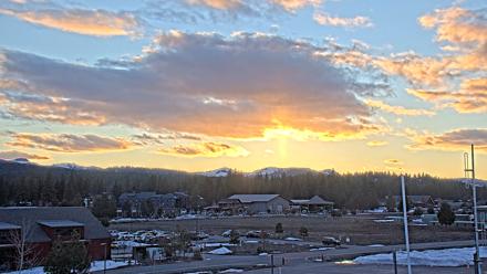 Truckee Tahoe Airport Live Webcam - Mar 5, 2026, 5:50pm PST
