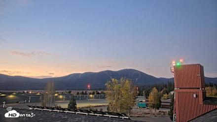 Truckee Tahoe Airport Live Webcam - Oct 3, 2026, 6:35am PDT