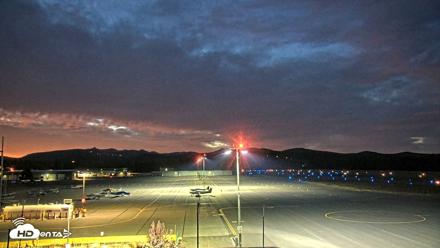 Truckee Tahoe Airport Live Webcam - Oct 4, 2026, 7:14pm PDT