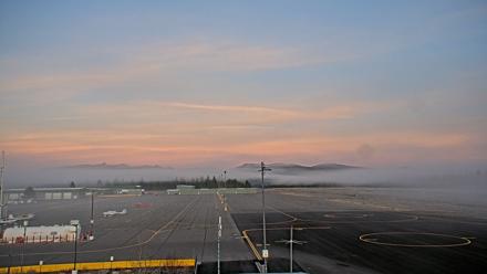 Truckee Tahoe Airport Live Webcam - Nov 10, 2025, 6:36am PST