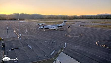 Truckee Tahoe Airport Live Webcam - Jun 6, 2026, 8:15pm PDT