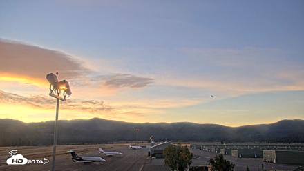 Truckee Tahoe Airport Live Webcam - Sep 12, 2026, 6:35am PDT