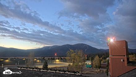 Truckee Tahoe Airport Live Webcam - Oct 11, 2026, 6:44am PDT