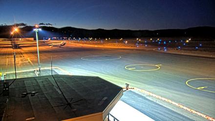 Truckee Tahoe Airport Live Webcam - Oct 11, 2025, 7:16pm PDT