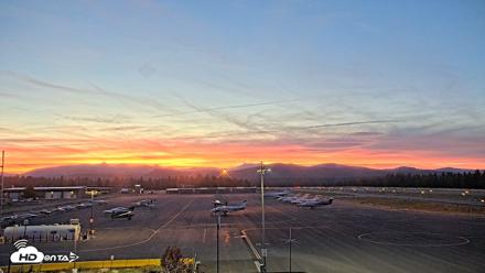 Truckee Tahoe Airport Live Webcam - Aug 20, 2026, 8:09pm PDT