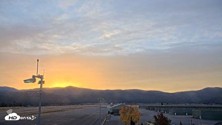 Truckee Tahoe Airport Live Webcam - Oct 21, 2026, 7:23am PDT