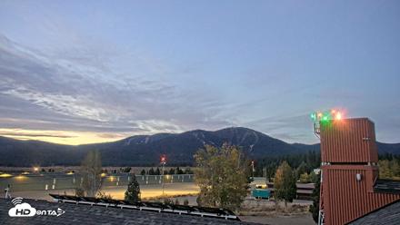 Truckee Tahoe Airport Live Webcam - Sep 27, 2026, 6:33am PDT
