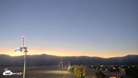 Truckee Tahoe Airport Live Webcam - Oct 8, 2026, 6:35am PDT