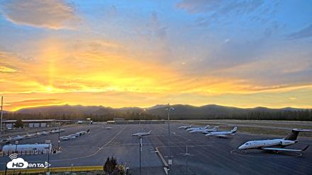 Truckee Tahoe Airport Live Webcam - Aug 27, 2026, 7:39pm PDT