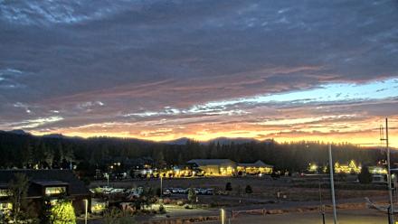 Truckee Tahoe Airport Live Webcam - Sep 25, 2025, 7:26pm PDT