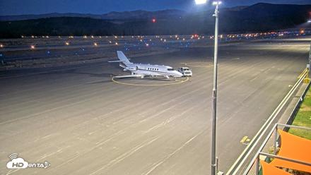 Truckee Tahoe Airport Live Webcam - Oct 19, 2026, 6:48pm PDT