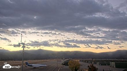 Truckee Tahoe Airport Live Webcam - Oct 11, 2026, 7:01am PDT