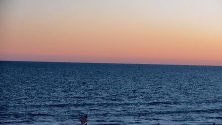 Boulineaus Cherry Grove Beach Live Cam - Dec 16, 2025, 5:17pm EST