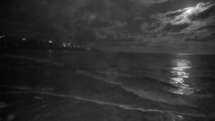 La Jolla Shores Live Surf Cam - Dec 3, 2025, 4:00am PST
