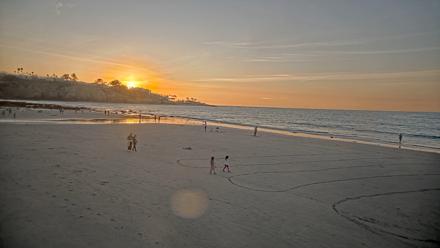 La Jolla Shores Live Surf Cam - Nov 5, 2025, 4:42pm PST