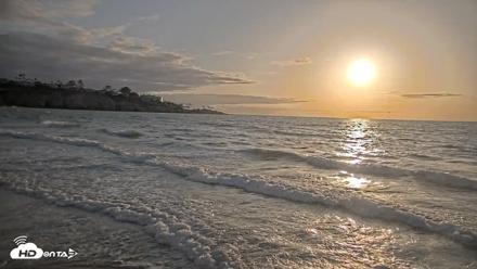 La Jolla Shores Live Surf Cam - Apr 26, 2026, 6:52pm PDT