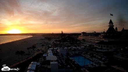Hotel Del Coronado 4K Fixed Live Cam - Apr 20, 2026, 7:20pm PDT