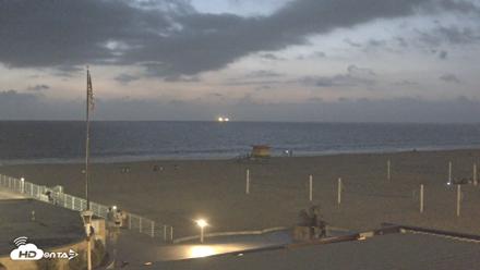 Hermosa Beach Pier North Live Webcam - Sep 15, 2026, 7:36pm PDT