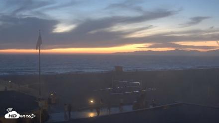 Hermosa Beach Pier North Live Webcam - Aug 17, 2026, 8:04pm PDT