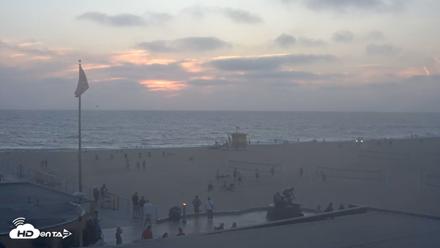 Hermosa Beach Pier North Live Webcam - Aug 11, 2026, 7:42pm PDT