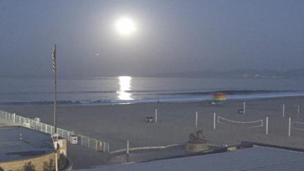 Hermosa Beach Pier North Live Webcam - Feb 1, 2026, 6:16am PST