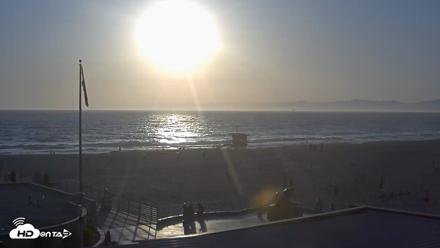 Hermosa Beach Pier North Live Webcam - May 19, 2026, 7:15pm PDT