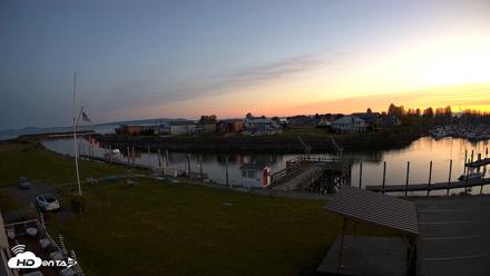 Point Roberts Marina SW Live Webcam - Apr 24, 2026, 8:30pm PDT