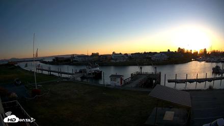 Point Roberts Marina SW Live Webcam - Oct 11, 2026, 6:17pm PDT