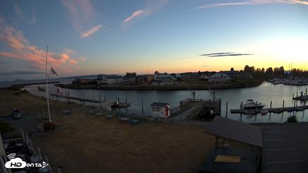 Point Roberts Marina SW Live Webcam - Aug 26, 2026, 8:10pm PDT