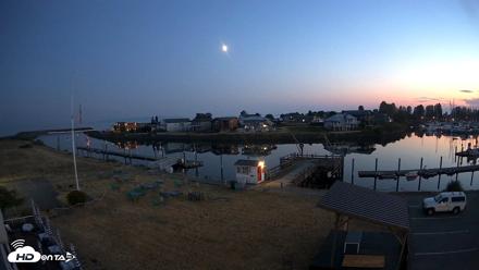 Point Roberts Marina SW Live Webcam - Jul 21, 2026, 9:45pm PDT
