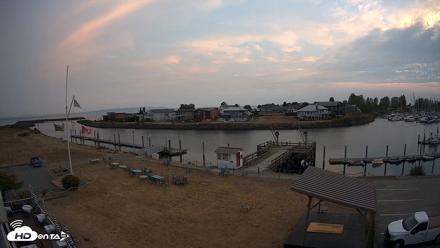 Point Roberts Marina SW Live Webcam - Aug 21, 2026, 8:12pm PDT