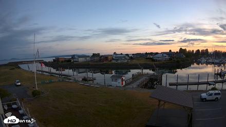 Point Roberts Marina SW Live Webcam - May 22, 2026, 9:03pm PDT