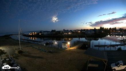 Point Roberts Marina SW Live Webcam - Aug 19, 2026, 9:09pm PDT
