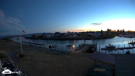 Point Roberts Marina SW Live Webcam - Aug 26, 2026, 8:41pm PDT