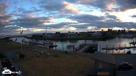 Point Roberts Marina SW Live Webcam - Aug 1, 2026, 8:28pm PDT
