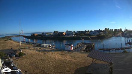 Point Roberts Marina SW Live Webcam - Jun 21, 2026, 8:05pm PDT