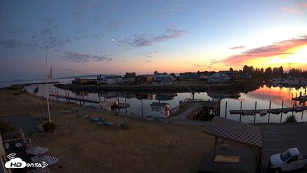 Point Roberts Marina SW Live Webcam - Aug 19, 2026, 8:34pm PDT