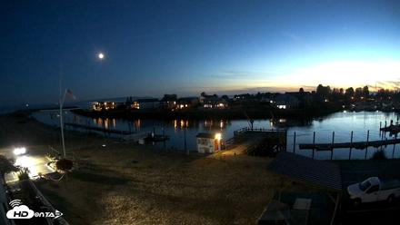 Point Roberts Marina SW Live Webcam - Sep 18, 2026, 8:04pm PDT