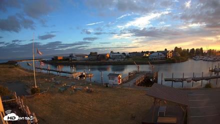 Point Roberts Marina SW Live Webcam - Jul 28, 2026, 8:39pm PDT
