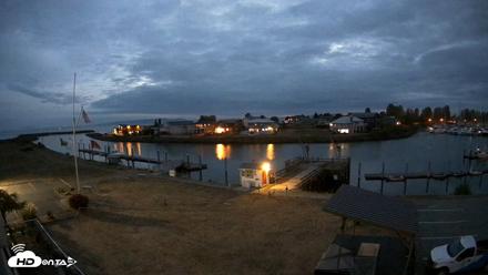 Point Roberts Marina SW Live Webcam - Sep 14, 2026, 8:04pm PDT