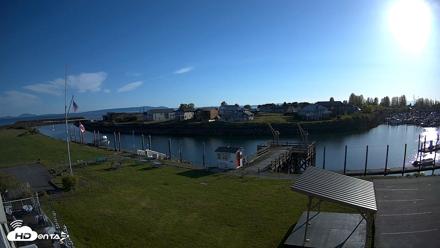 Point Roberts Marina SW Live Webcam - Apr 24, 2026, 6:11pm PDT