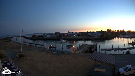 Point Roberts Marina SW Live Webcam - Aug 24, 2026, 8:41pm PDT