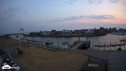 Point Roberts Marina SW Live Webcam - Aug 25, 2026, 8:01pm PDT