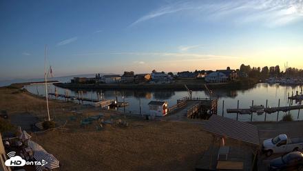 Point Roberts Marina SW Live Webcam - Aug 7, 2026, 8:06pm PDT