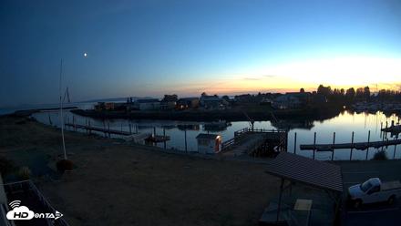 Point Roberts Marina SW Live Webcam - Sep 18, 2026, 7:43pm PDT