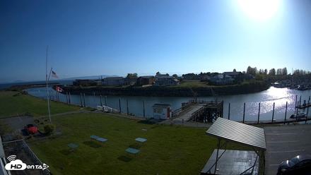 Point Roberts Marina SW Live Webcam - Apr 22, 2026, 5:19pm PDT